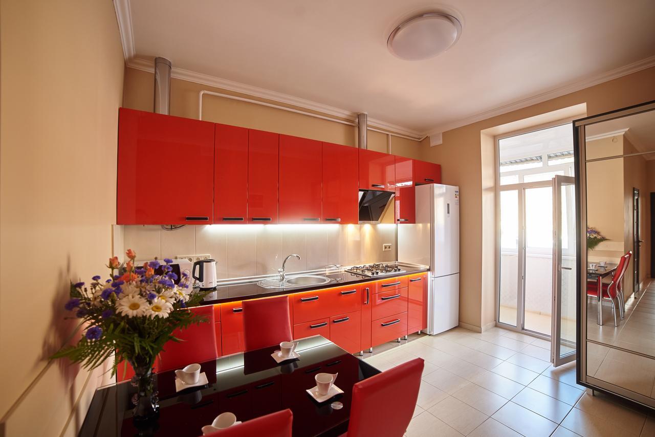 2 Bedrooms Apartment 150M From Opera House Lviv Exteriör bild