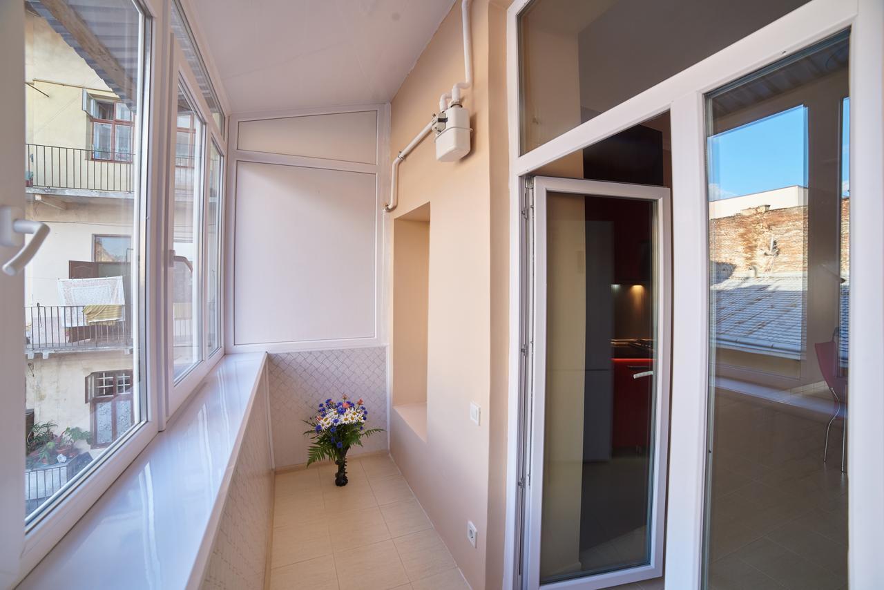 2 Bedrooms Apartment 150M From Opera House Lviv Exteriör bild