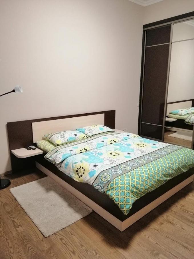 2 Bedrooms Apartment 150M From Opera House Lviv Exteriör bild